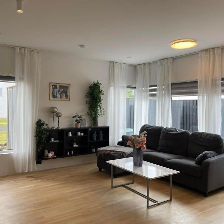 Spacious 3Br Condo Near Blue Lagoon 15M Airport 9M Njarthvik Zewnętrze zdjęcie